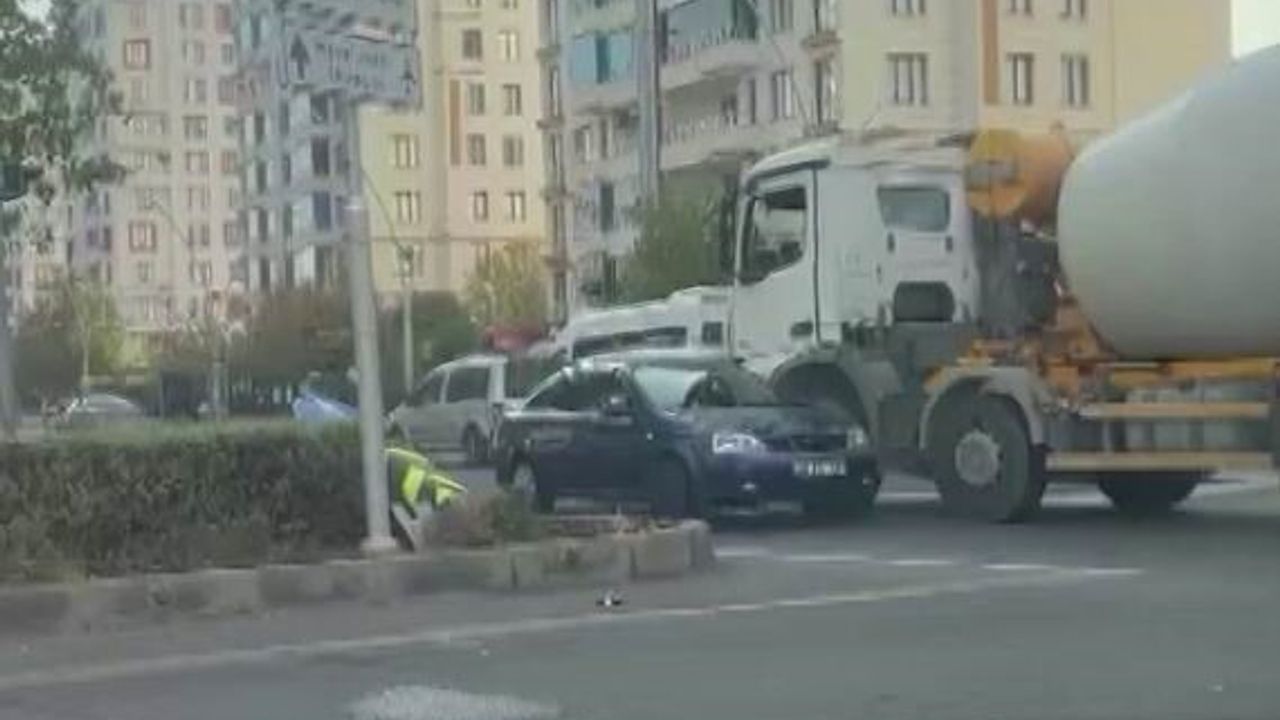 Diyarbakır Kayapınar'da üç ayrı trafik kazasında 3 kişi yaralandı