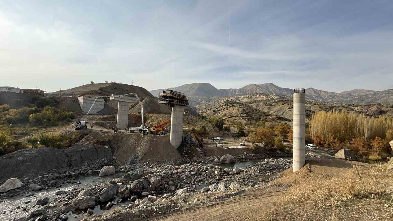 Diyarbakır Kulp'te viyadük iskelesi çökmesi: 3 ölü, 2 ağır yaralı
