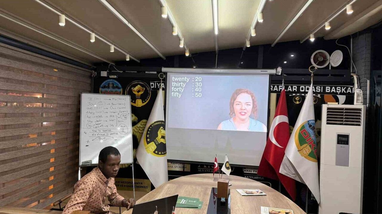 Diyarbakır Kuyumcular Odası’ndan Esnafa Ücretsiz İngilizce Eğitimi Başladı