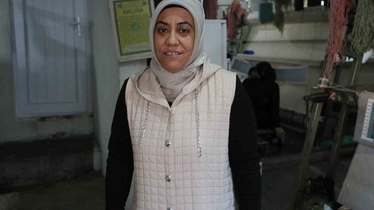 Diyarbakır Muradiye'de Kadınların El Emeği Halıları Avrupa Pazarına Ulaşıyor