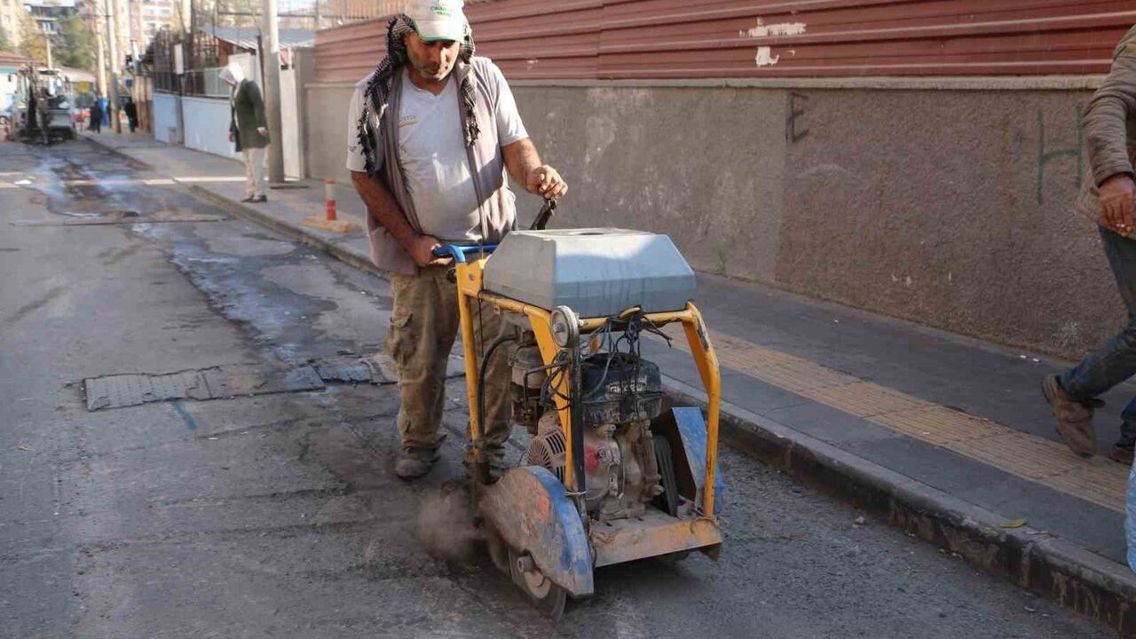 Diyarbakır Muradiye Mahallesi'nde doğalgaz çalışmaları başladı