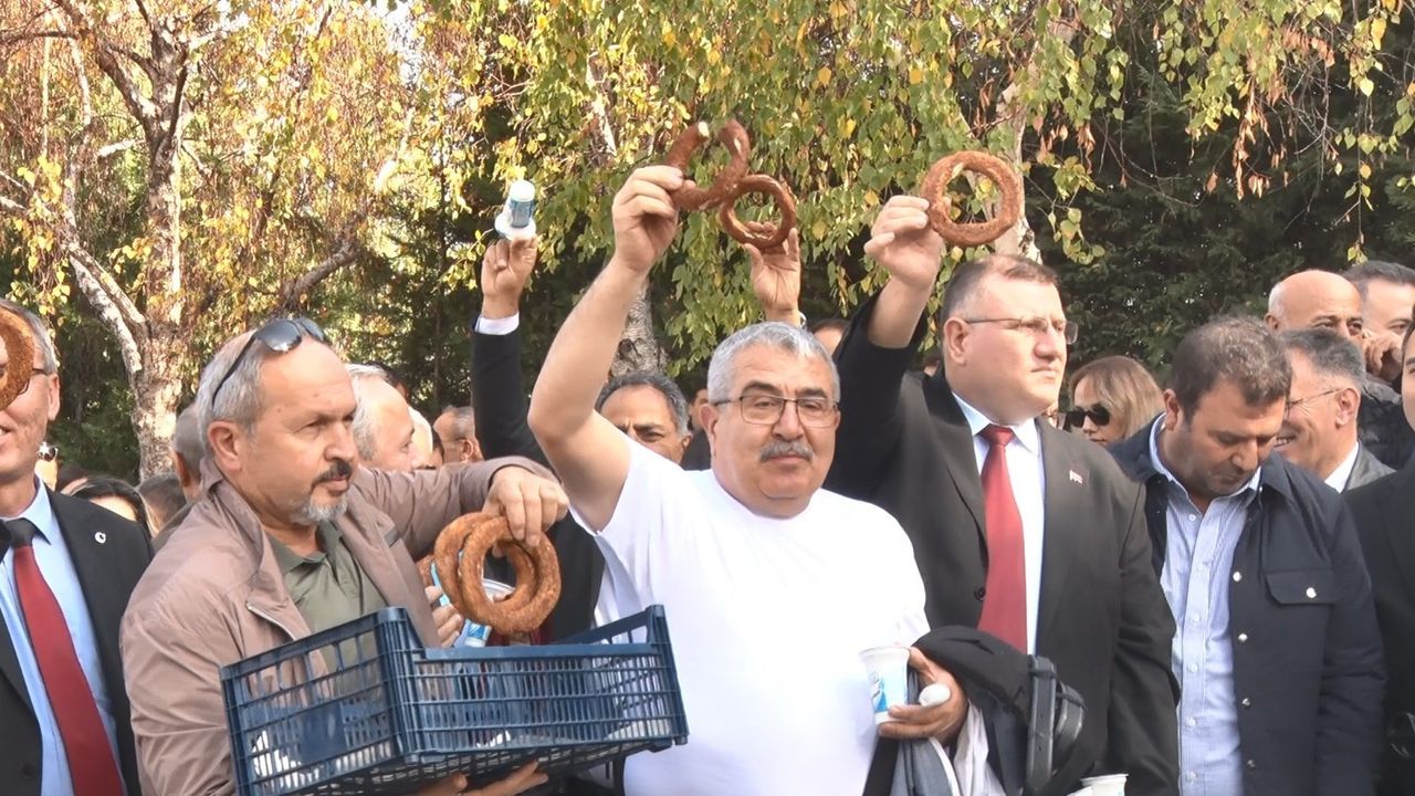 DMK Başkanı Osman Kaya: TBMM önünde tüm kamu çalışanlarına 3600 ek gösterge çağrısı