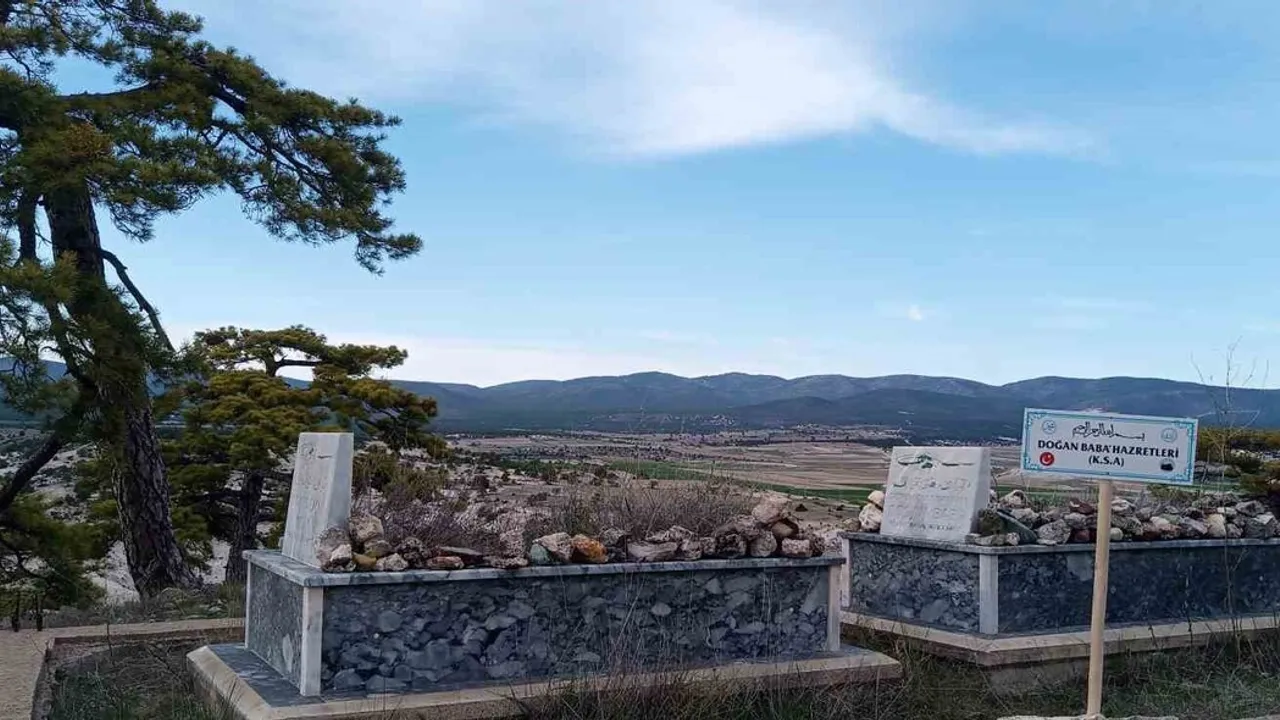 Doğan Baba ve Gelininin Mezarı Beylikova'da Bakım ve Onarım Çalışmaları Tamamlandı
