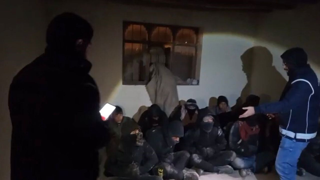Doğubayazıt’ta göçmen kaçakçılığı operasyonu: 14 kişi yakalandı, 2 organizatör tutuklandı
