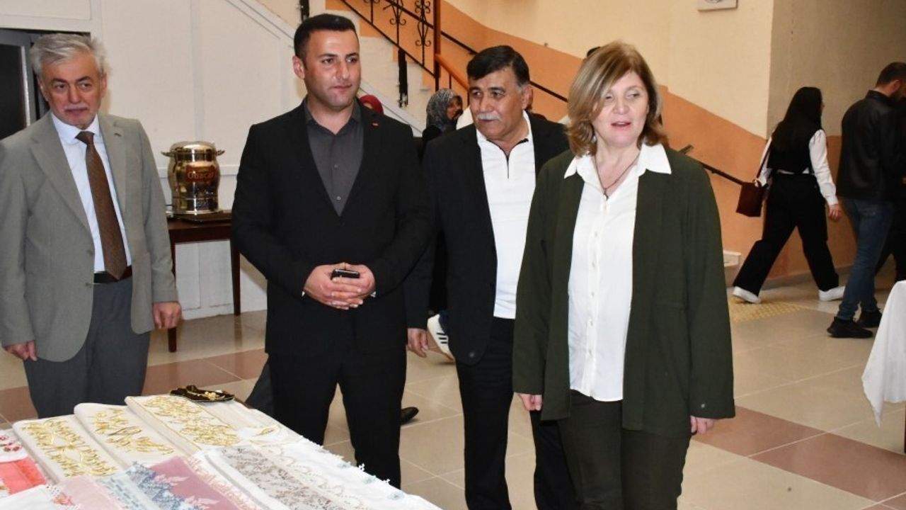 DPÜ Emet MYO'da Tarih, Kültür, Turizm ve Ekonomi Çalıştayı ile Yöresel El Sanatları Sergisi