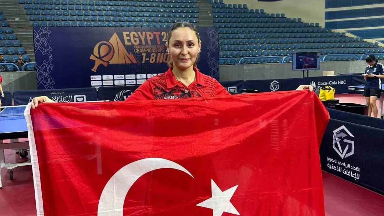 Dünya Masa Tenisi Şampiyonası’nda Ebru Acer gümüş, Sümeyra Türk bronz kazandı