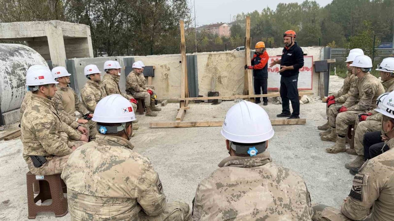 Düzce 12 Kasım Depremi Yıl Dönümüne 'Afete Hazır' Giriyor — Vali Selçuk Aslan'ın Değerlendirmesi