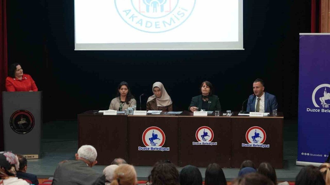 Düzce Aile Akademisi ilk panelini düzenledi: Aile kurumunun korunmasında iş birliği vurgulandı