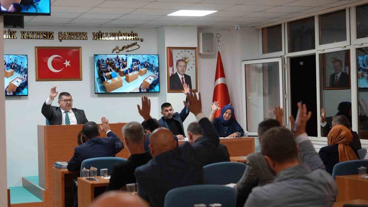 Düzce'de 'Düzce Aile Akademisi' kurulması onaylandı — Kasım Meclis oturumunda 34 madde görüşüldü