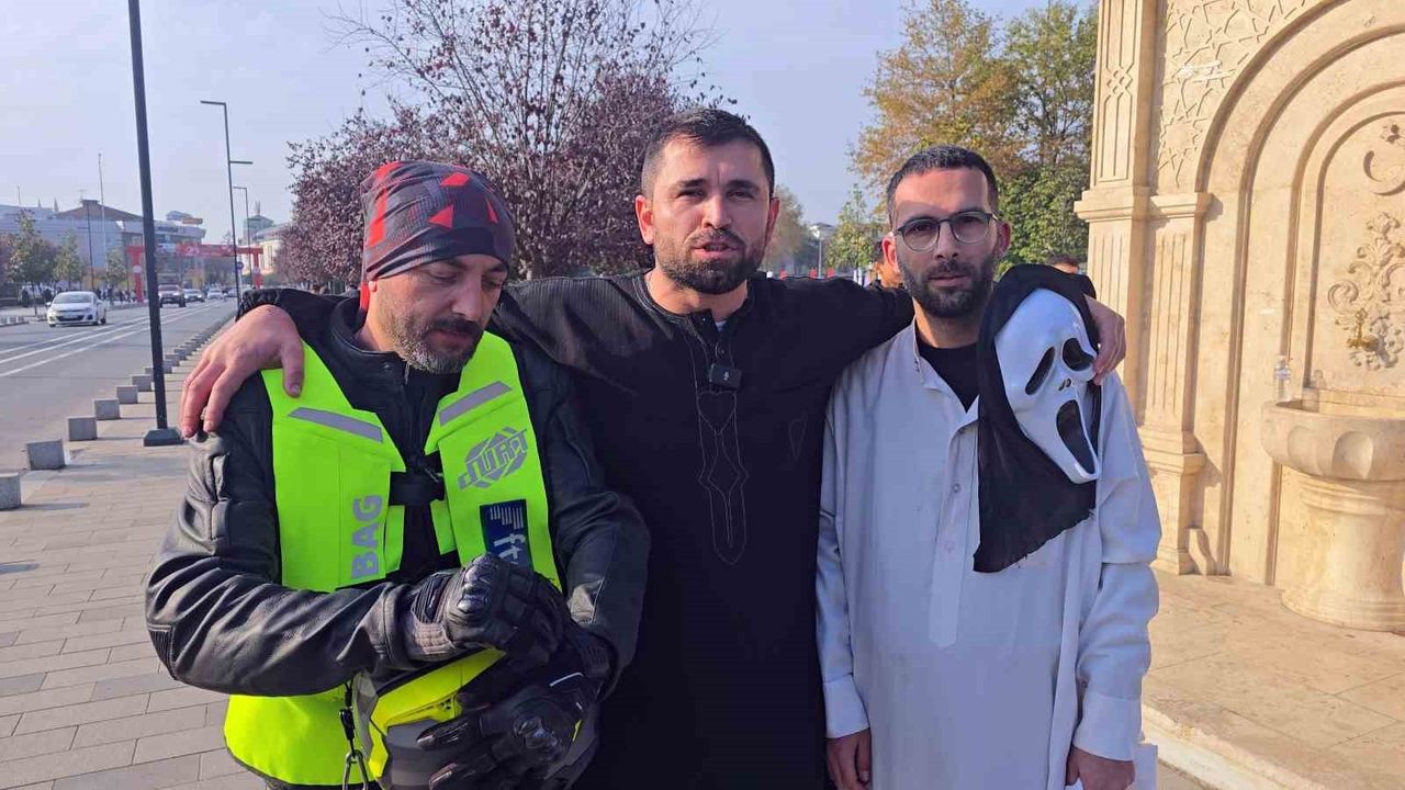Düzce’de genç içerik üreticiler motosiklet kazalarına dikkat çekmek için sosyal deney düzenledi