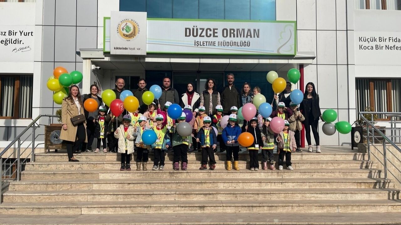 Düzce’de minik öğrenciler Orman İşletme Müdürlüğünü ziyaret etti