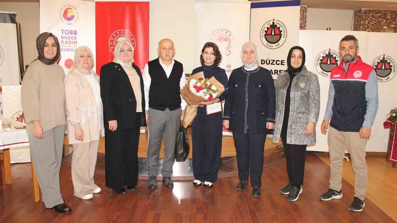 Düzce'de 'Tarımda Kadın Eli' projesi kapsamında tıbbi aromatik bitki yetiştiriciliği eğitimi tamamlandı