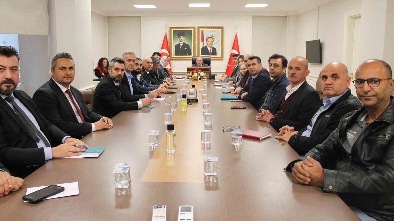 Düzce'de Tarımsal Kuraklık İl Kriz Merkezi Toplantısı: 2023-2027 Eylem Planı Ele Alındı