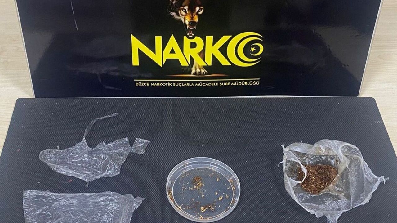 Düzce'de uyuşturucu operasyonu: 10 gram sentetik kannabinoid ele geçirildi