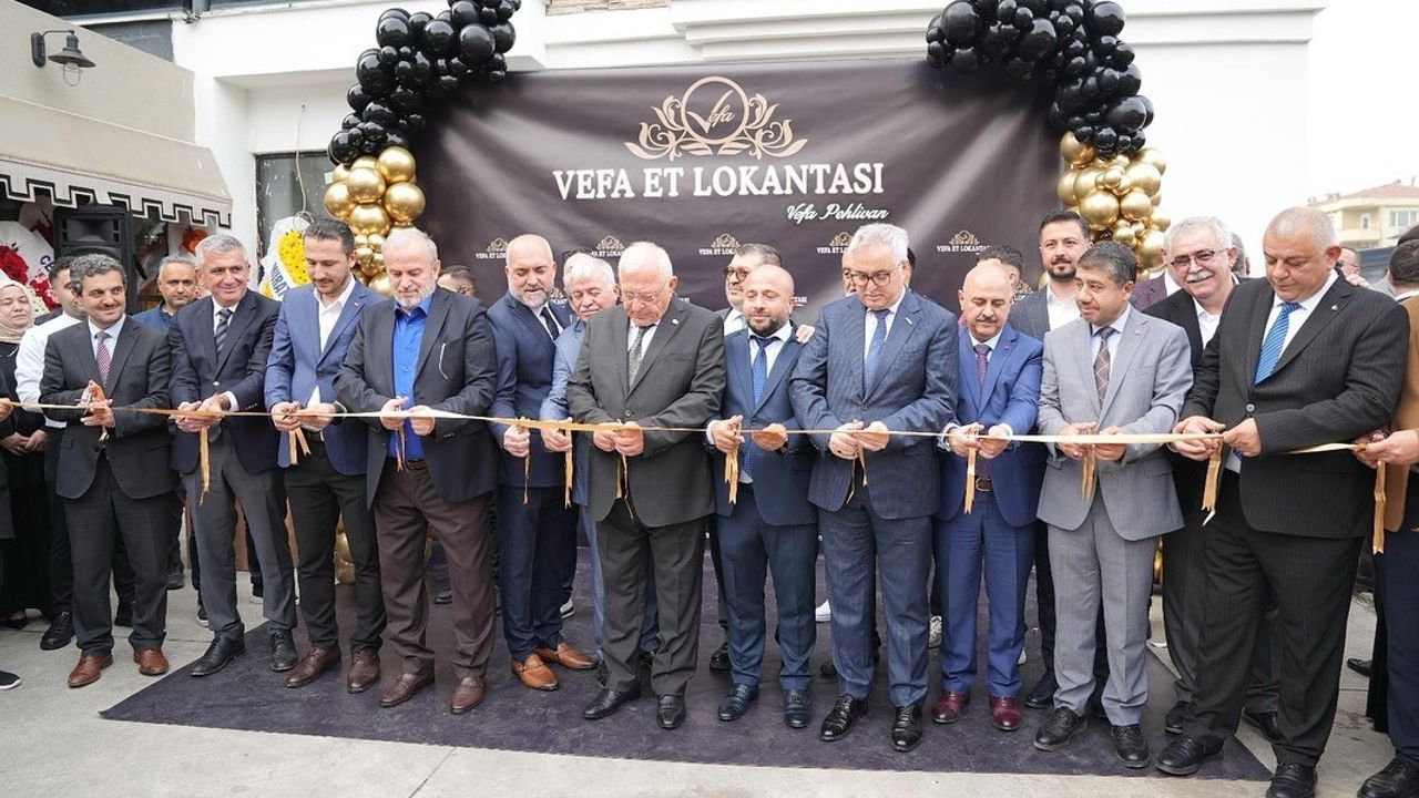 Düzce'de Vefa Et Lokantası'nın yenilenen açılışı: İş ve siyaset dünyası bir araya geldi