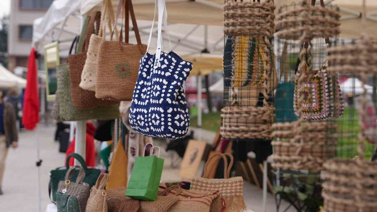 Düzce Millet Bahçesi'nde 'Düzce Üretim Şenlikleri' Öğretmenler Günü Temasıyla Yapıldı