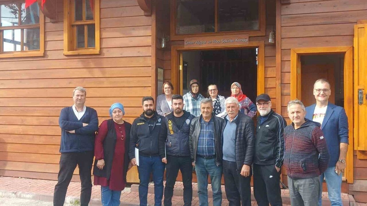 Düzce Üniversitesi Aile Okulu: Dijital Tehditler, Siber Zorbalık ve Aile Güvenliği Semineri