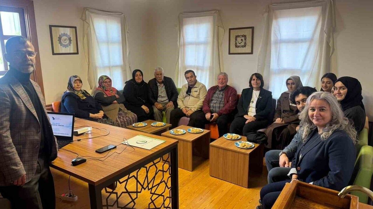 Düzce Üniversitesi 'Aile Okulu' programının ilki: Ailede Bütçe Yönetimi semineri