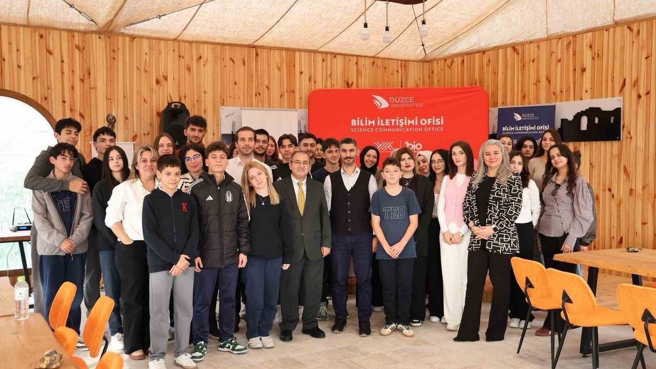 Düzce Üniversitesi'nde 'Bağımlılık mı Özgürlük mü?' — Tütün ve Dijital Bağımlılığa Bilimsel Yaklaşım