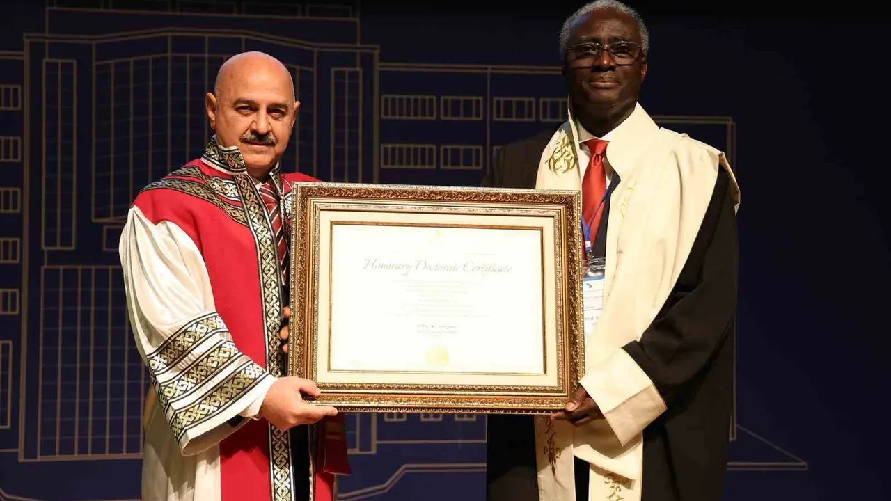 Düzce Üniversitesi'nde 'Farklı Coğrafyalarda Aile Yapısı ve Risk Faktörleriyle Mücadele' Sempozyumu gerçekleştirildi