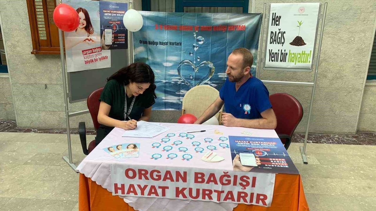 Düzce Üniversitesi Tıp Fakültesi'nde Organ Bağışı Haftası İçin Farkındalık Standı Açıldı