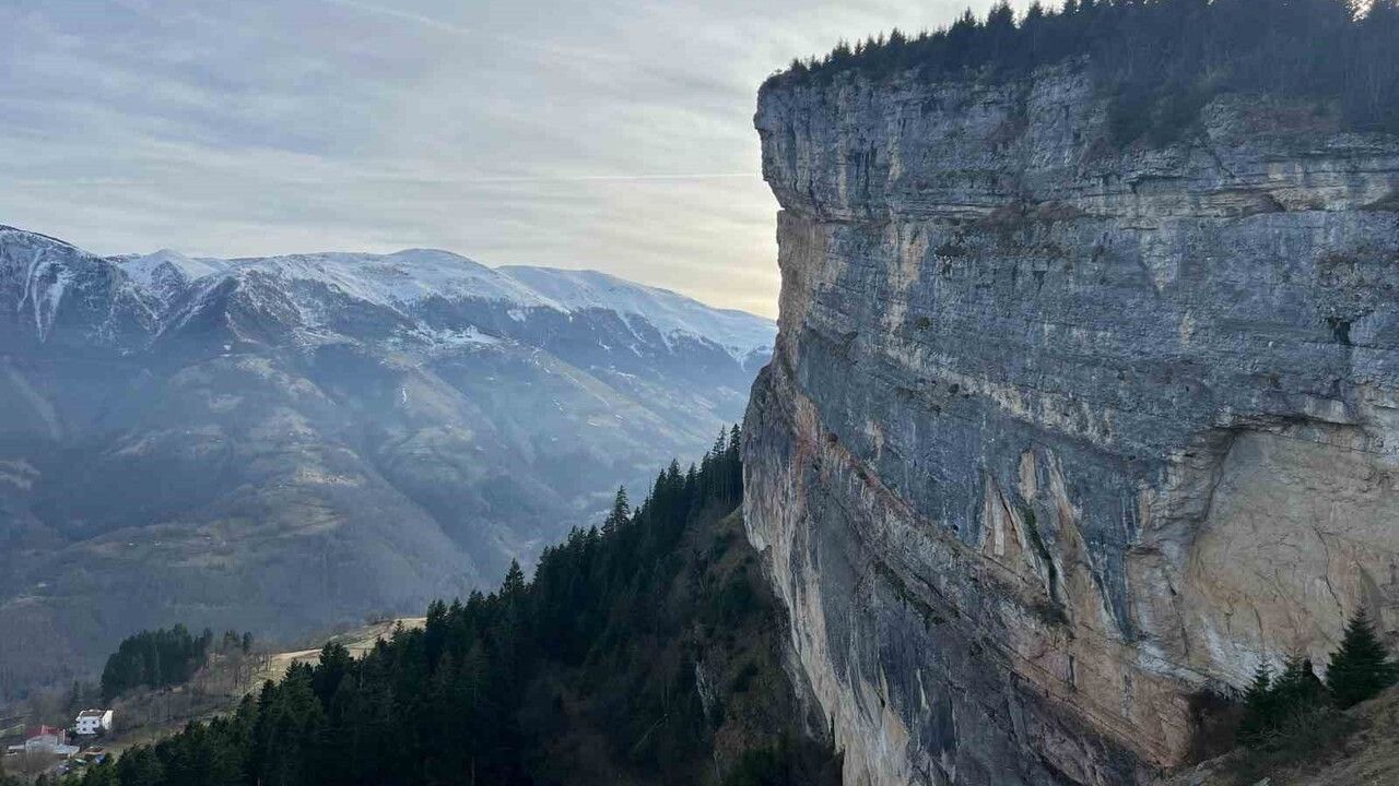 Düzköy’de Şahinkaya Tırmanış Bahçesi’ne planlanan yol güzergahına tepki