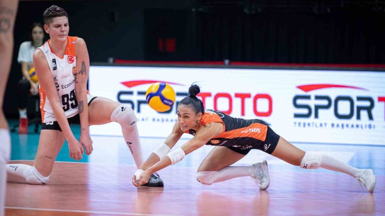 Eczacıbaşı Dynavit, Aras Kargo'yu 3-0 mağlup etti