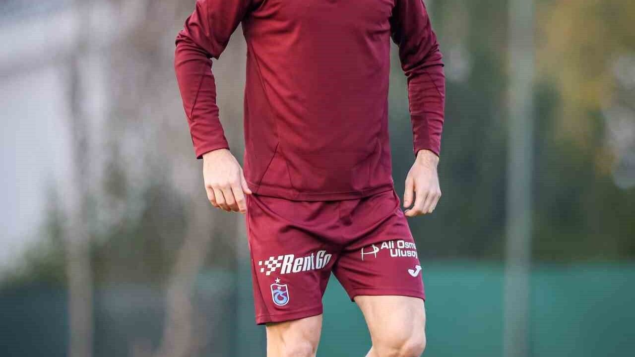 Edin Visca: Trabzonspor'da Soyunma Odasının Lideri, Gençlere Rehberlik Ediyor