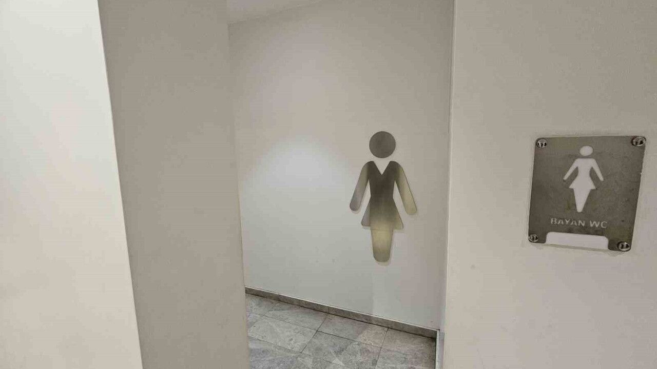 Edirne Erasta AVM'de bayan tuvaletinde cep telefonuyla görüntü alınma iddiası