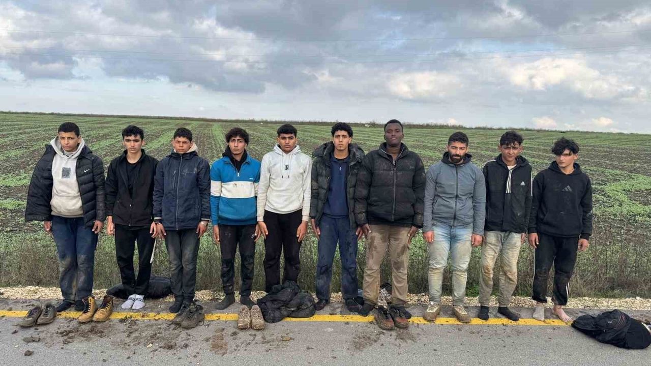 Edirne Uzunköprü’de jandarma 10 düzensiz göçmeni yakaladı