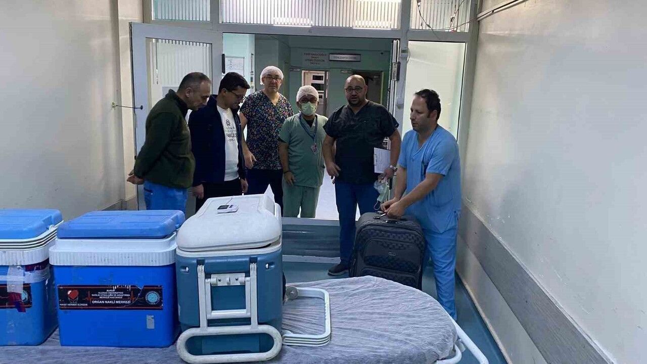 Edremit Devlet Hastanesi'nden Bağışlanan Karaciğer Nakil Bekleyen Hastaya Umut Oldu