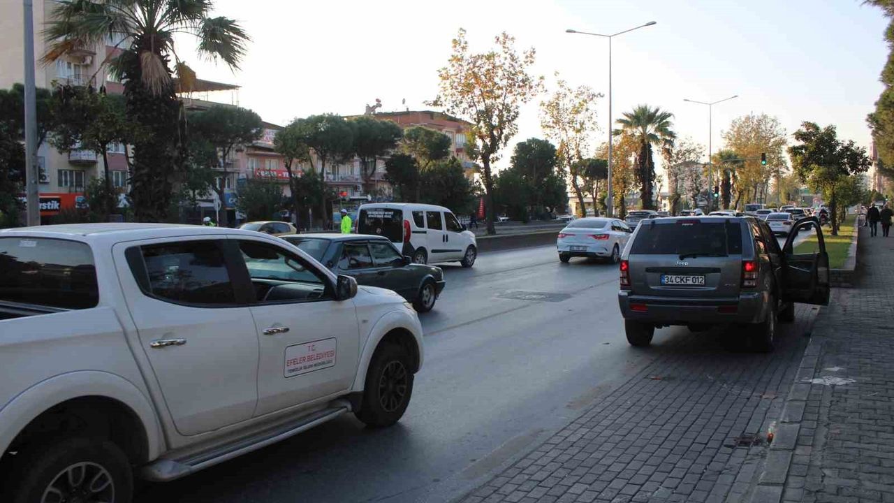 Efeler'de yaya kazası: 80 yaşındaki R.E. İzmir Bulvarı'nda ağır yaralandı