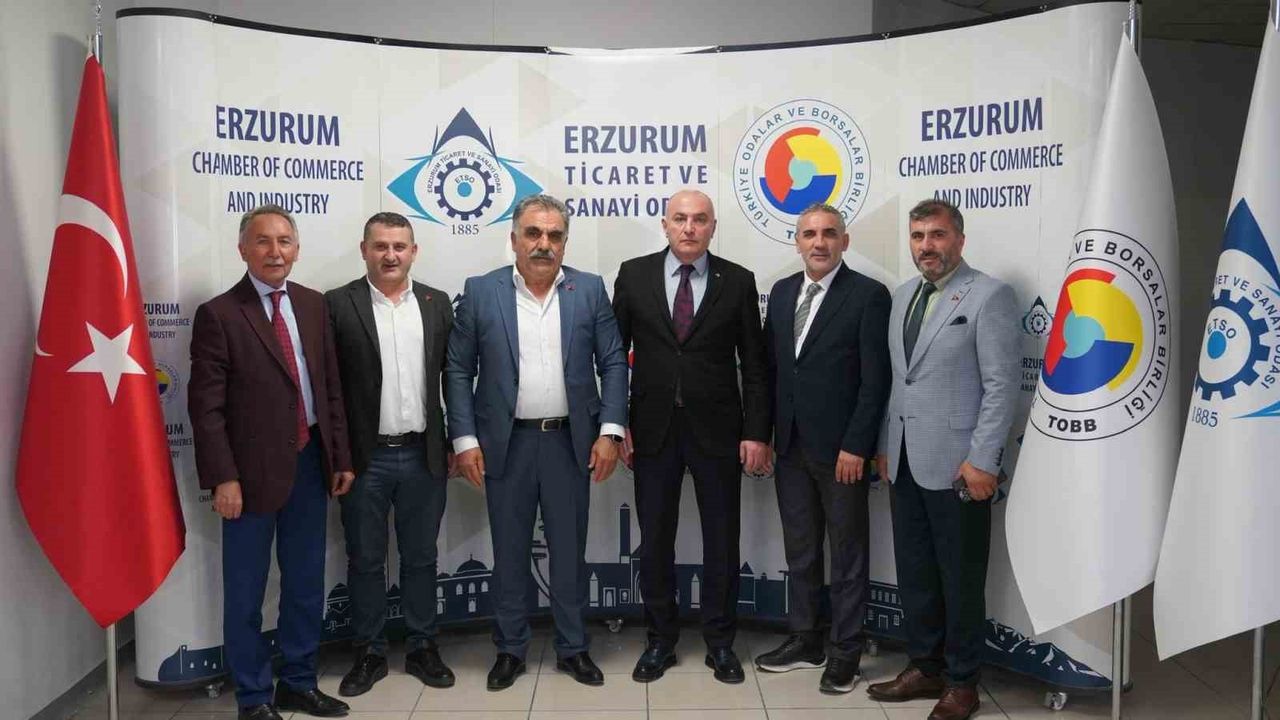Ege Bölgesi Dernekler Birliği Federasyonu'ndan ETSO'ya ziyaret: Erzurum 2025 etkinlikleri tanıtıldı
