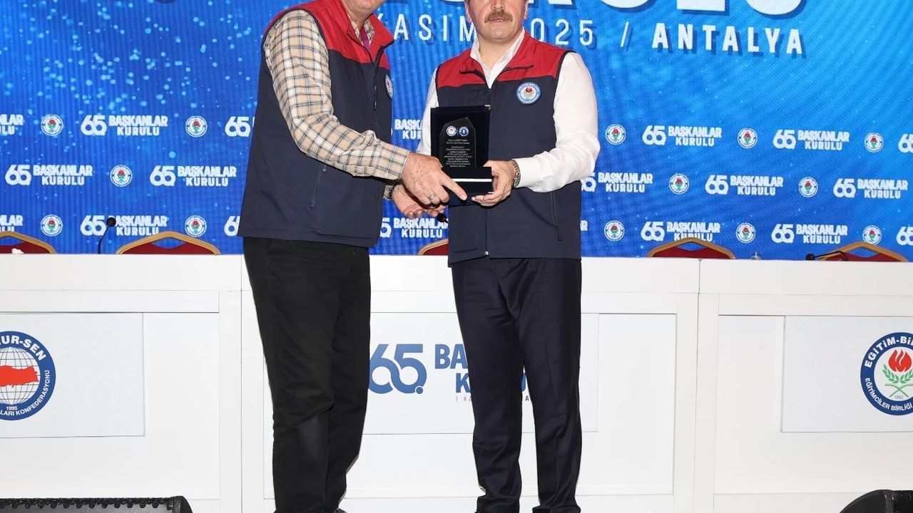 Eğitim-Bir-Sen 65. Başkanlar Kurulu: Yasav yeni toplu sözleşme ve 2026 bütçesine kayıpların eklenmesini talep etti