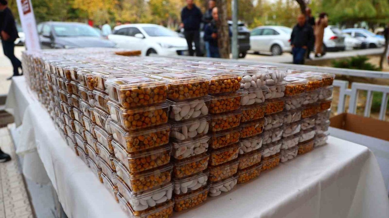 Elazığ’da Fırat Üniversitesi Öğrencilerine Yöresel Lezzet İkramı