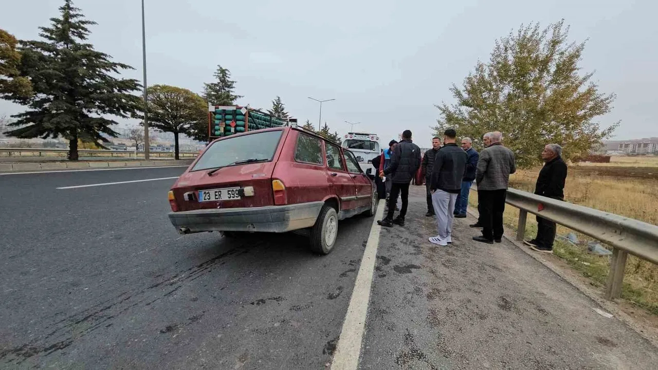 Elazığ'da Güneyçevre Yolu'nda Trafik Kazası: 2'si Ağır, 4 Yaralı