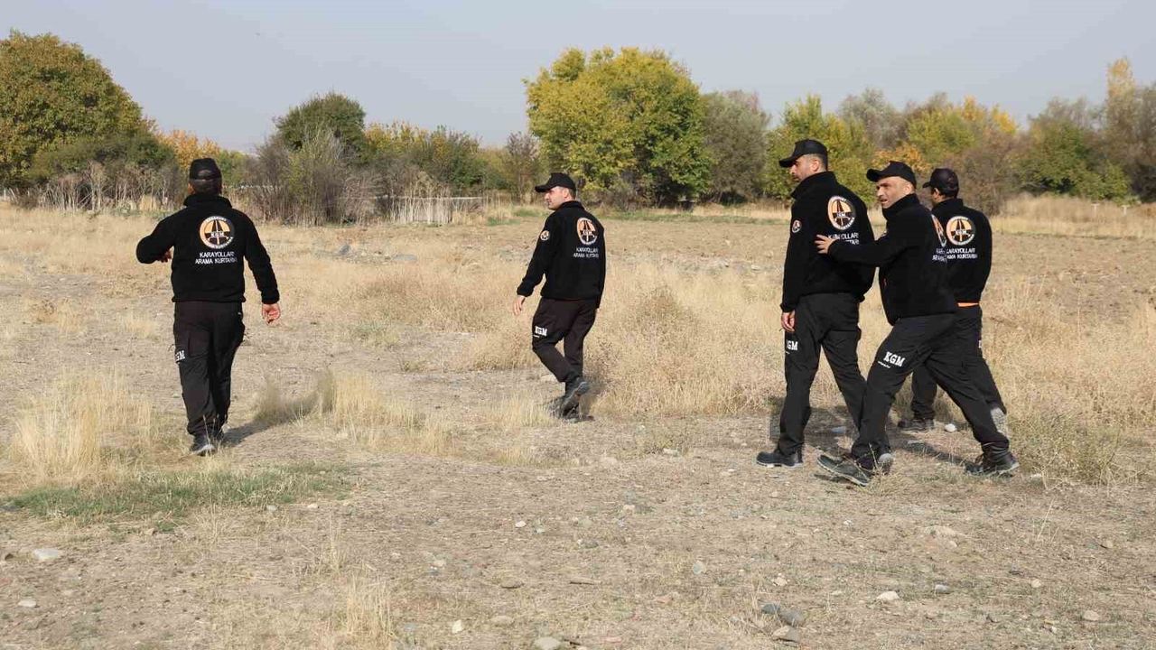 Elazığ'da kayıp 11 yaşındaki otizmli Veysel Bilen için 250 kişilik ekip arıyor