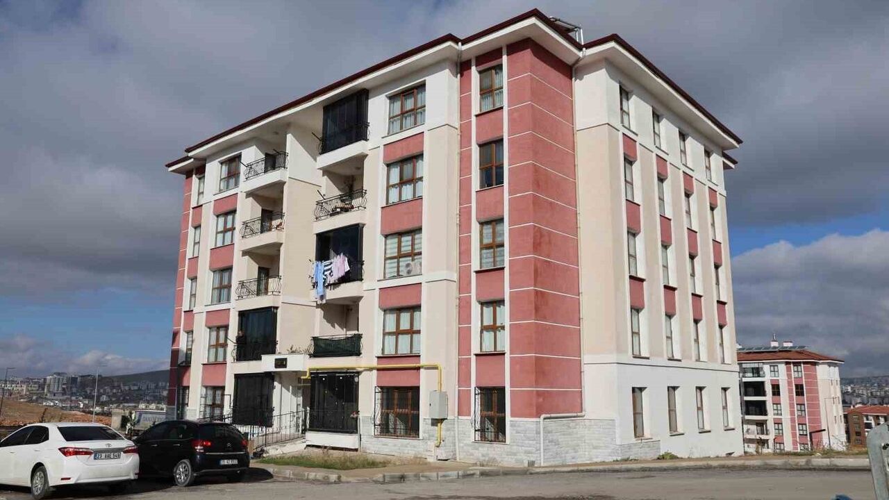 Elazığ’da TOKİ konutlarına yerleşen depremzede: 'Evin içi yaz gibi, kış korkusu yok'