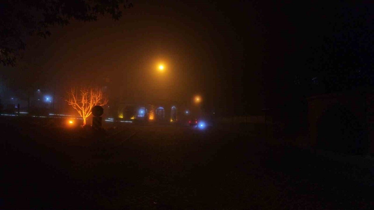 Elazığ'da yoğun sis: Harput Mahallesi'nde görüş 5 metreye kadar geriledi