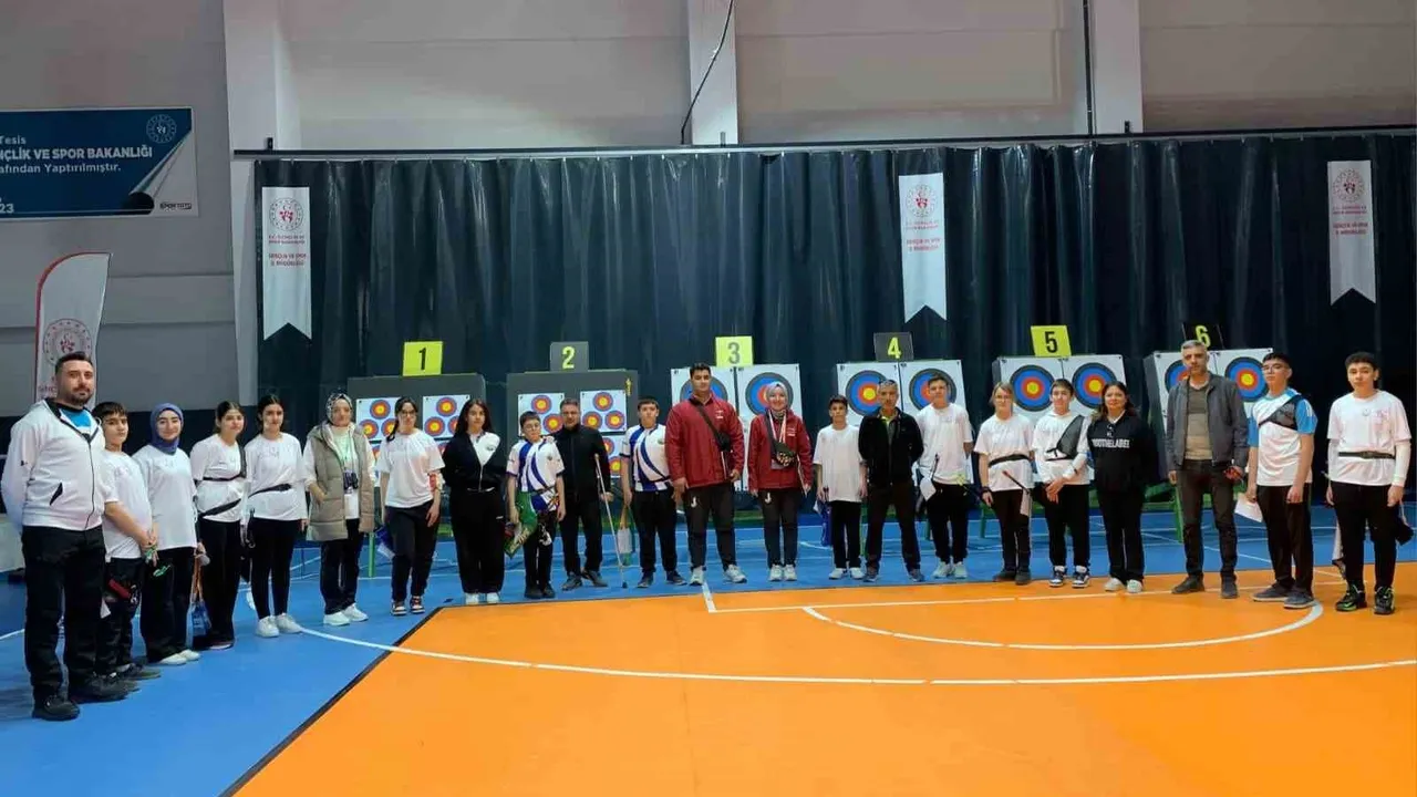Elazığ Gençlik ve Spor Kulübü U15 Okçuluk Bölge Turnuvası'nda Şampiyon