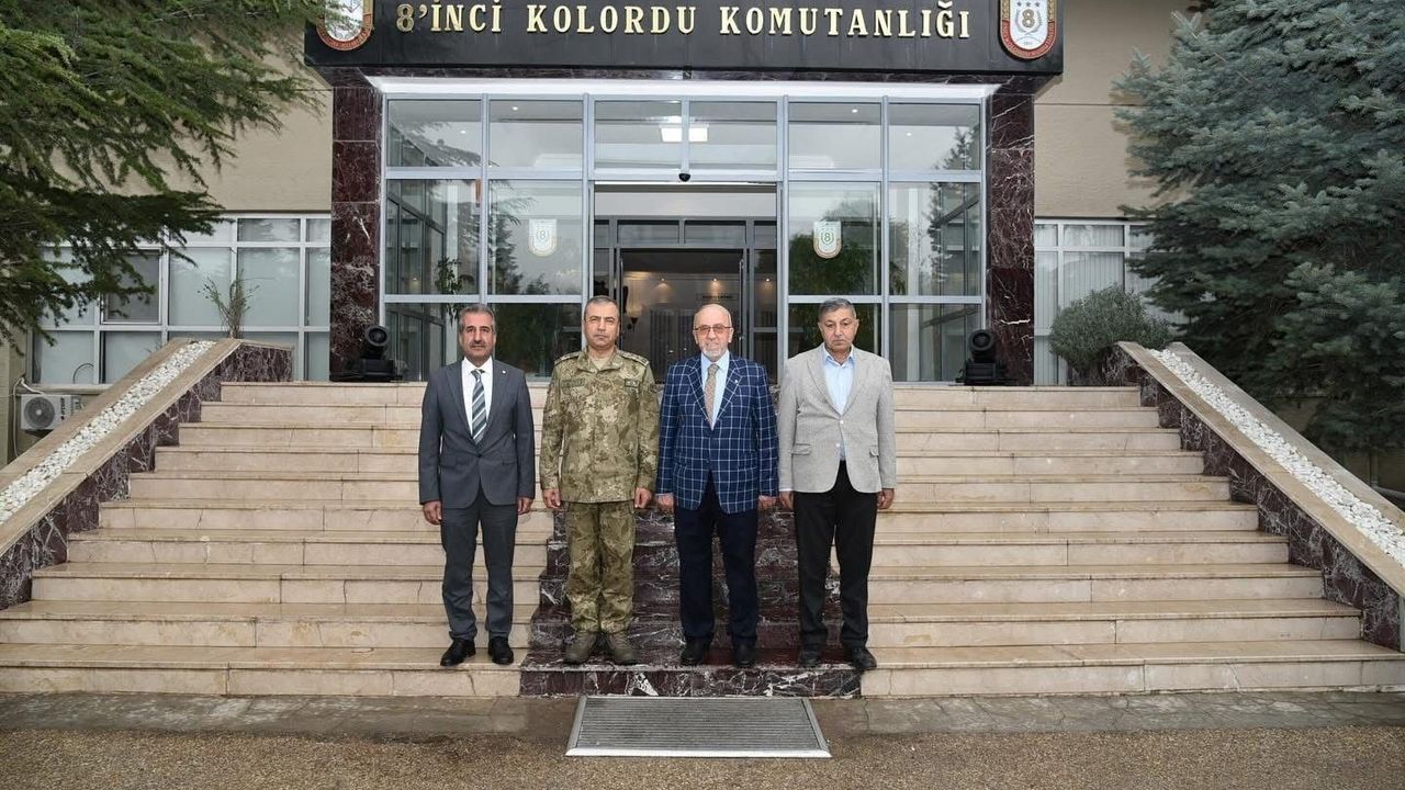 Elazığ Ticaret Borsası Başkanı Mehmet Ali Dumandağ, 8. Kolordu Komutanı Tümgeneral Ümit Durmaz ile Görüştü