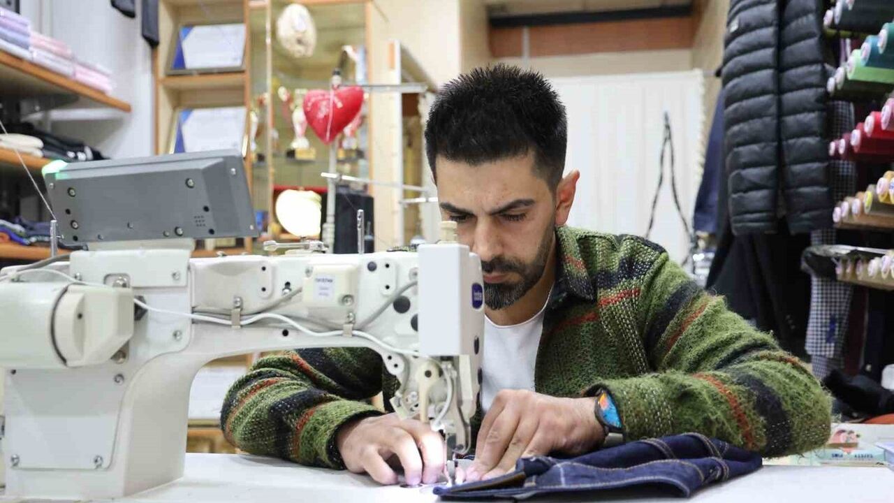 Elazığlı terzi Lokman Korucu, bilardoda Türkiye ikinciliği ve çok sayıda il şampiyonluğu elde etti