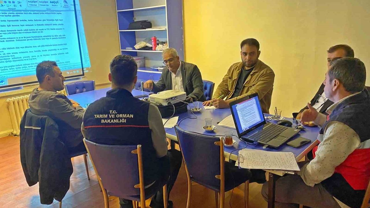 Emet'te Süt Kalitesi ve Hijyen Eğitimi: Süt Kayıt Sistemi ve Sağım Hijyeni Ele Alındı