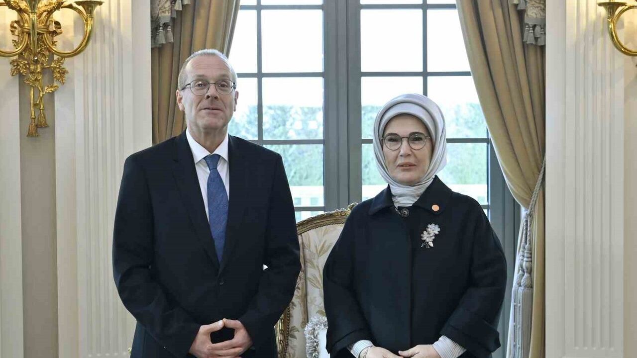 Emine Erdoğan, DSÖ heyetiyle Cumhurbaşkanlığı Külliyesi'nde görüştü