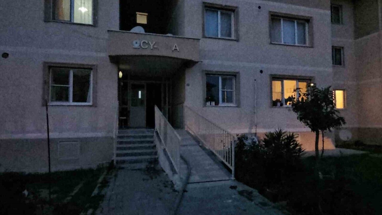 Enez'de apartman koridorunda silahlı saldırı: komşu öldürüldü, saldırgan intihar etti