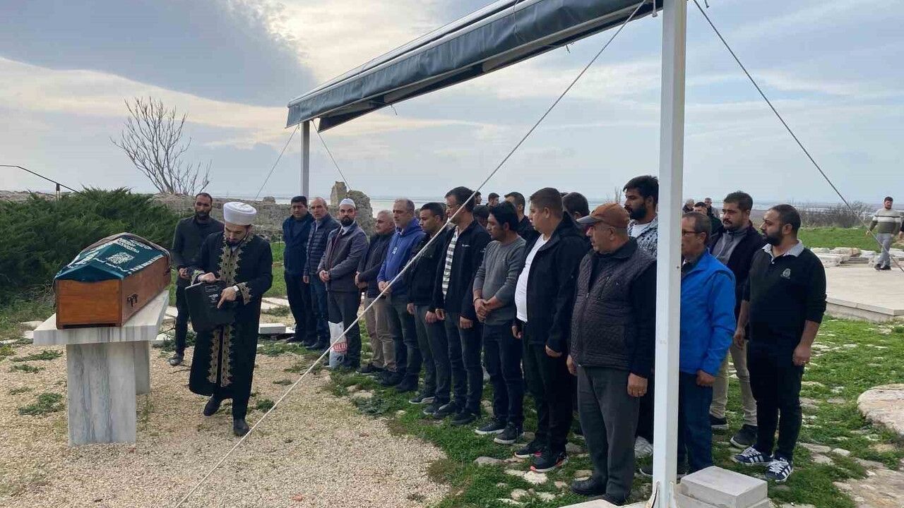 Enez'de iki kişi yaşamını yitirdi: Cenazeleri ayrı törenlerle defnedildi