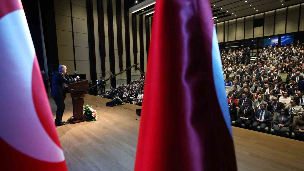 Erdoğan’dan Özel’e Tepki ve Millet Kütüphanesi Vurgusu: "Kendisine tavsiyem, biz az söyledik, o çok anlasın"