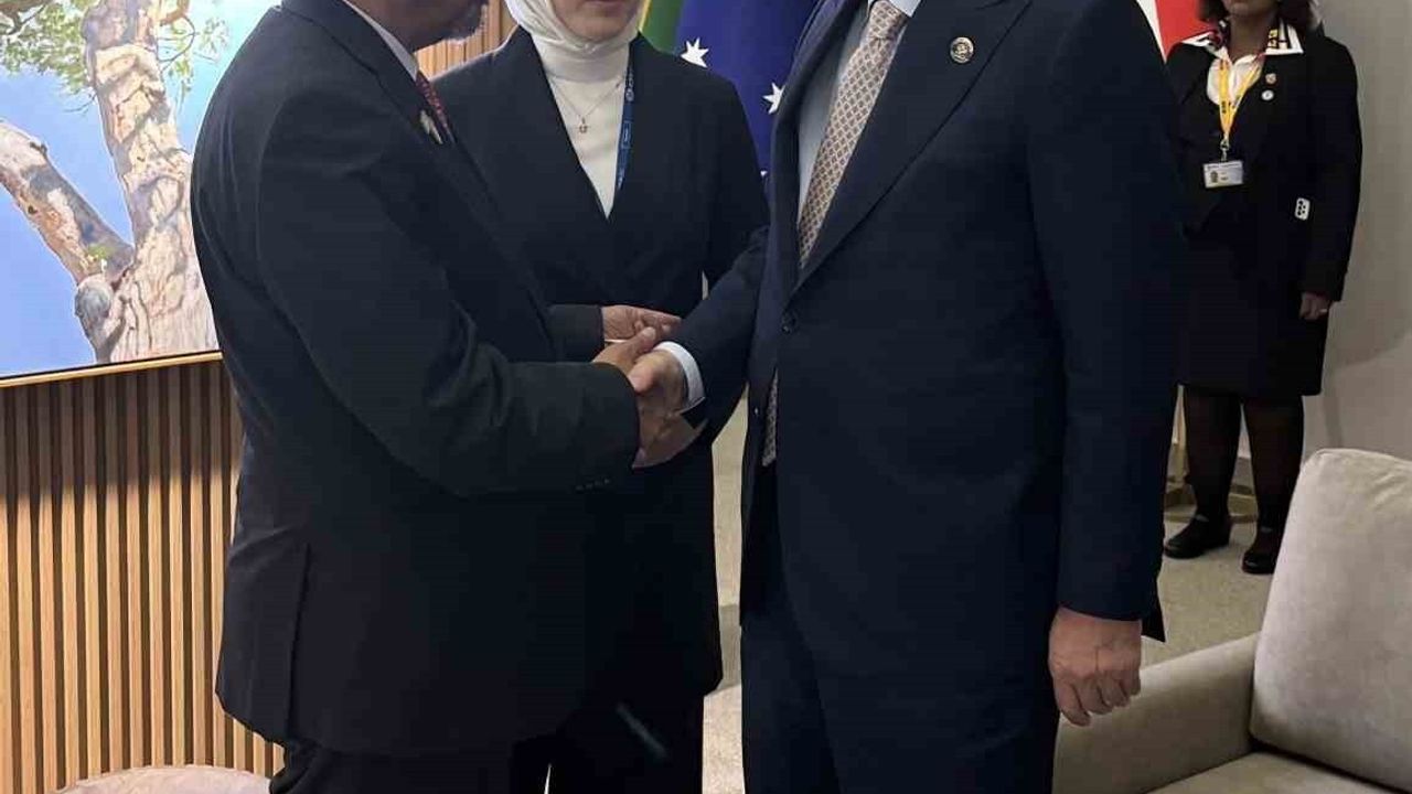 Erdoğan, G20 Zirvesi Kapsamında DSÖ Genel Direktörü Tedros’u Johannesburg’da Kabul Etti