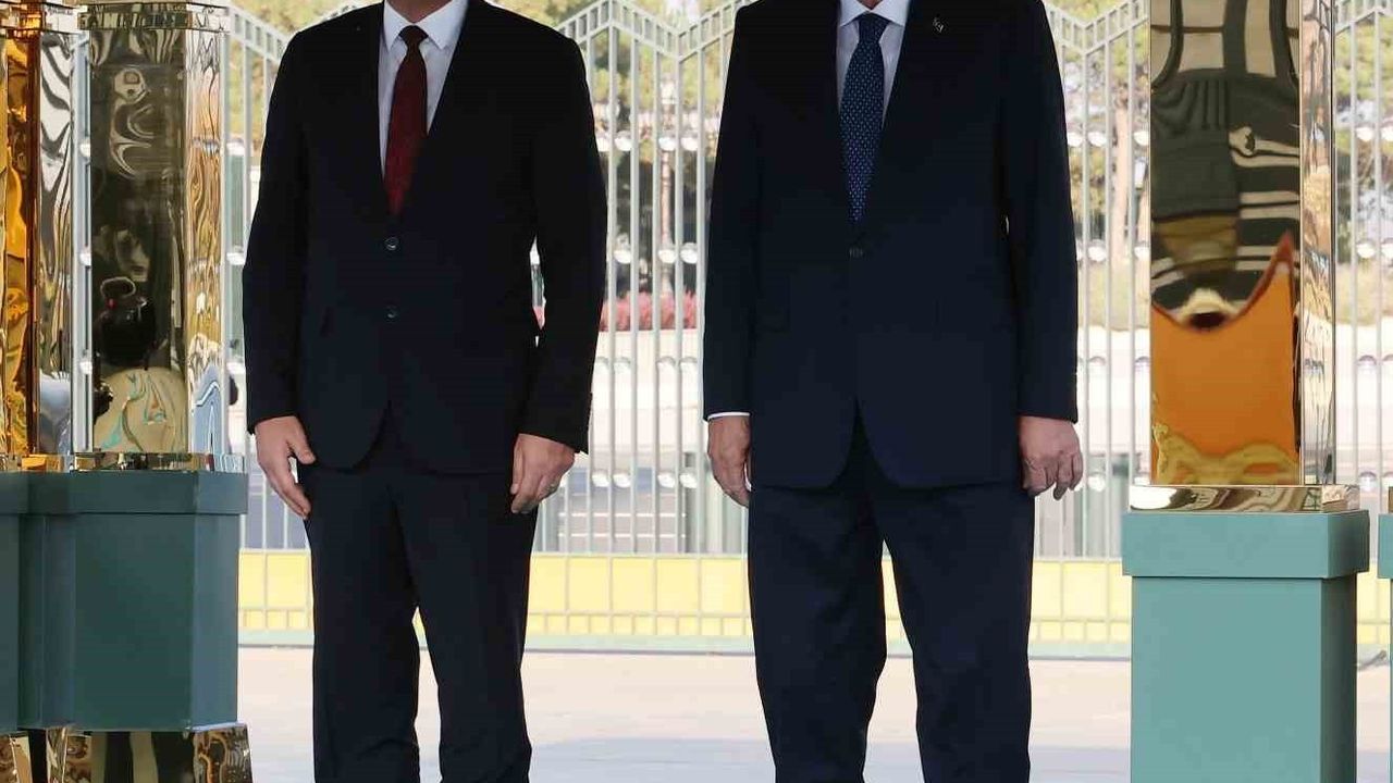 Erdoğan, KKTC Cumhurbaşkanı Tufan Erhürman’ı Cumhurbaşkanlığı Külliyesi'nde resmi törenle karşıladı