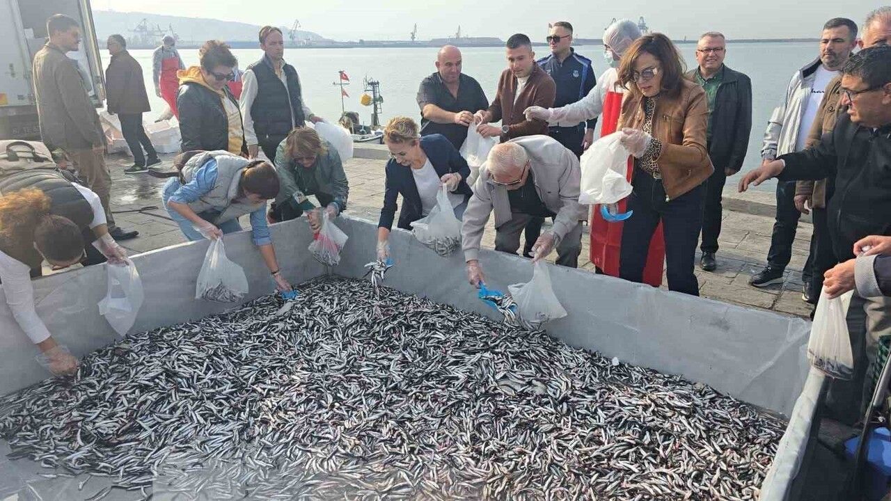Ereğli'de 16. Karadeniz Hamsi Festivali yoğun ilgiyle gerçekleştirildi